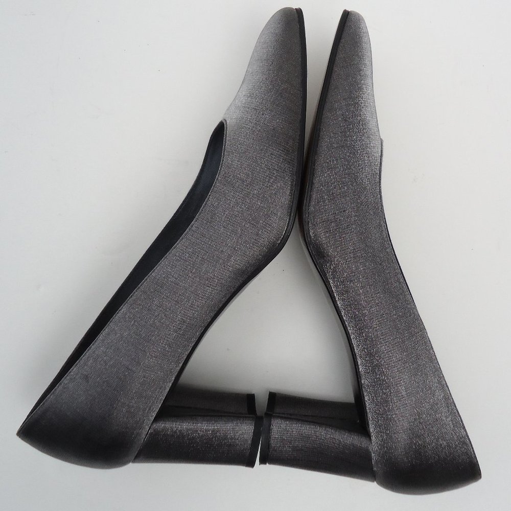 SIZE 9.5 B. Stuart Weitzman dressy satin shoes. - Picture 9 of 16